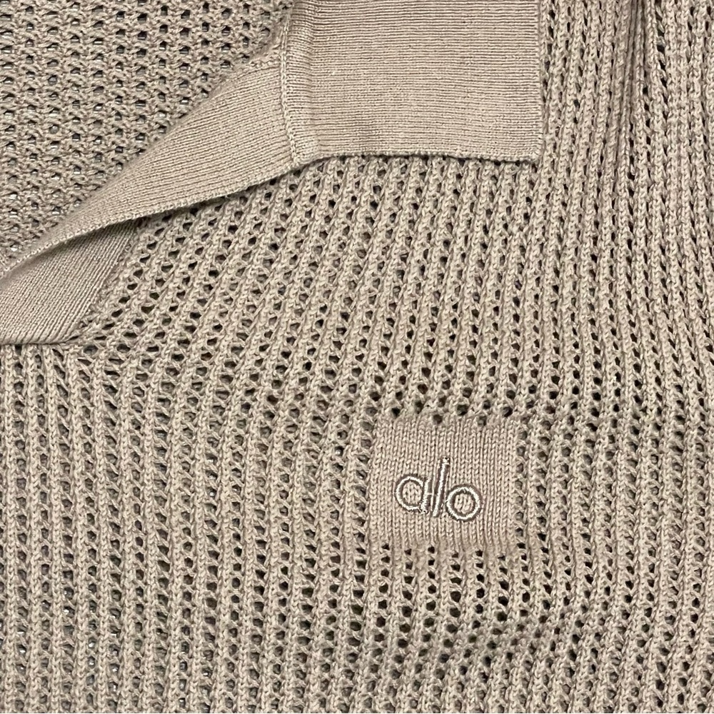 ALO Men's Yoga Open Knit Polo Shirt Short Sleeve Beige - Picture 3 of 8